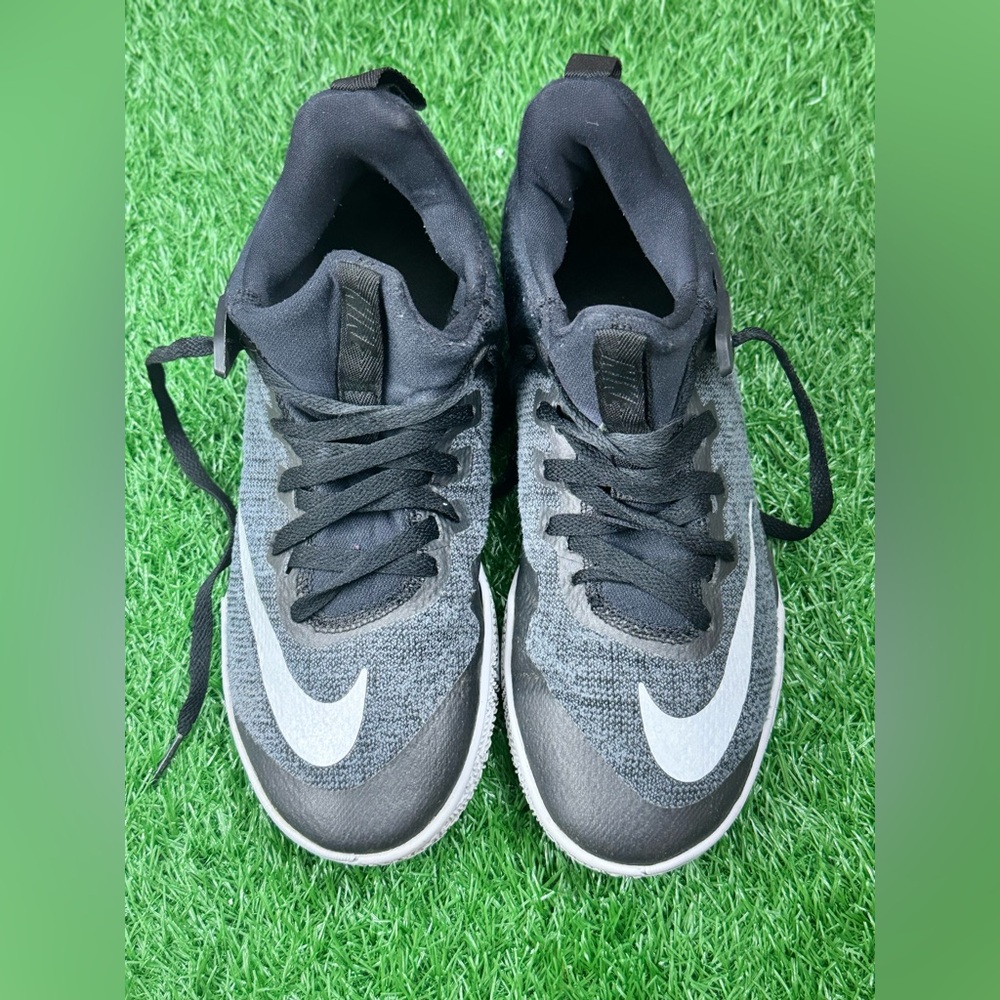 NIKE‎ Womens Zoom Shift Basketball Shoe 917731-001 Black Chrome Grey Size 9.5